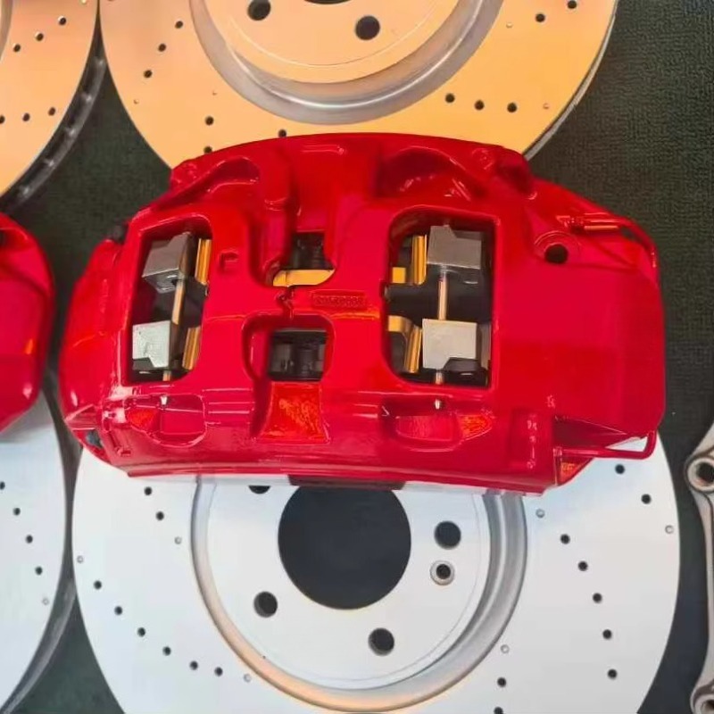 Nowy zestaw ulepszonych zacisk – Forged Front Brake Caliper 4 Piston recenzja i cena